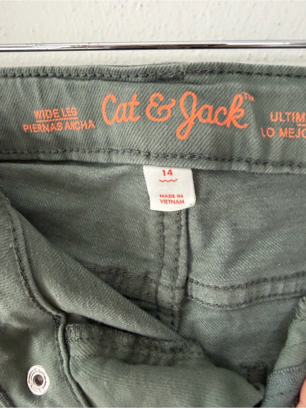 NWOT Cat & Jack Olive Straight-Leg Girl’s Jeans - Picture 3 of 3